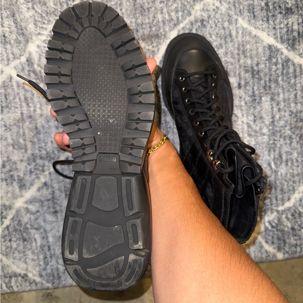 Dior Black Sneakers Sleek Minimalist Design - Picture 4 of 8